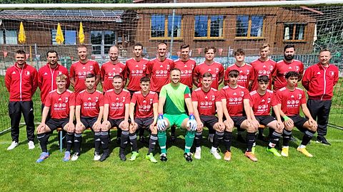 Stehend von links: Co-Trainer M. Duda, Trainer D. Koch, L. Lehmeyer, M.Schrettle, B. Kraus, M. Wenni, H. Maletzke, D. Kos, E. Scheppach, R, Schimunek, J. Lackner, sportlicher Leiter A. Micheler.
Sitzend von links: J. Sitka, M. Hofmann, P. Grondinger, M. Bührle, M. Wiedemann, T. Wieser, M. Mies, D. Woodcock, M. Wolf.
 Es fehlen: C. Miller, T. Trübenbacher, M. Degendorfer, N. Bogale, M. Gall