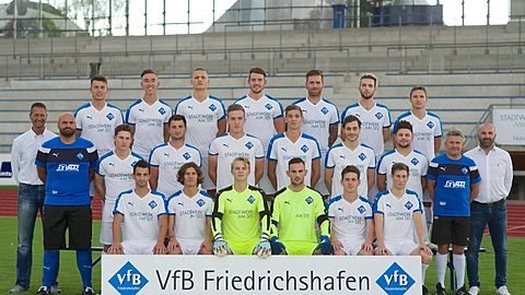 Oben stehend: Alexander Krutschin, Eugen Strom, Amin Gebhard, Valentin Marte, Oliver Senkbeil, Tim Pindl, Andrej Volonkyn
Mitte stehend: 2. Vorstand Klaus Segelbacher, Sportlicher Leiter Alexander Heumann, Alesio Genua, Nicolai Weissenbacher, Timo Segelbacher, Furkan Yolcuoglu, Erman Özlen, Trainer Wolfgang Fluhr, 1. Vorstand Dalibor Buspanovic
Sitzend: Giuseppe La Mela, Felix (Staudi) Naunheimer, Maximlian Liomin, Ardian Gegaj, Michele Genua, Nathanel Wenzel