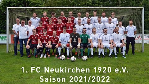 Die beiden Herrenmannschaften der Saison 2021/2022 des 1.FC Neukirchen e.V.