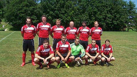 Das Bild  (vom 14 Juli 2013) zeigt  unsere zweite Mannschaft vor dem ersten Saisonspiel gegen die Reserve des TSV Donndorf auf dem Sportplatz des Bürgervereins Gollenbach/Plösen.
Das Spiel endete mit einem Unentschieden.