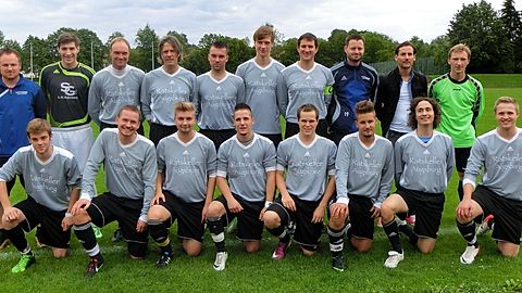Hinten von links: Spielertrainer Alex Detke, Markus Schulze, Spielertrainer Michael Hanwalter, Christoph "Capo" Zehetbauer, Anton Förg, Patrick Deiss, Sebastian Schönberger, Nicolas Schönberger, Andreas Bauch, Christian Zapf;
Vorne von links: Daniel Troßmann, Fabian Hummel, Christoph Peger, Freddy Arndt, Christian Bläßing, Alex Bertl, Gregory Pitl, Max Rott
Es fehlen: Benni Förg, Florian Bertl und weitere Spieler
