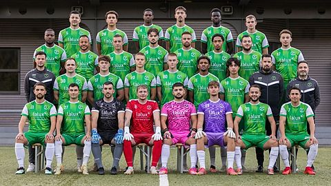 Obere Reihe vlnr.: Dino Mehanovic, Yassin Miliani, Touncam Balde, Rafael Torrie, Moustaphe Sagna, Sacha Thiry, Zweite Reihe: Patrick Verger, Abdel Mhibik, Haris Faljic, Muris Jusufovic, Dan Schmitz, Eros Michael Reveron, Adis Civic, Chris Defays, Dritte Reihe: Filipe Constantino (Sportdirektor), Emko Kalabic, Luca Majerus, Loris Warmerdam, Yannick Welter, Bryan Fortes, Charles Hennus, Chris Gillen (Torwarttrainer), Gabriel Vieira (Trainer), Sitzend: Amar Faljic, Rafael Coimbra, Florentin Goosse, Joé Scholzen, Adin Faljic, Sven Albers, Munir Dragolovcanin, Mirza Jasarevic