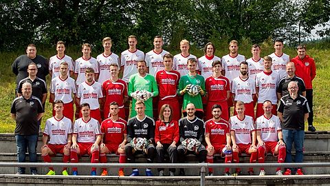 Hintere Reihe von links nach rechts: 
SPA Dennis Schiefer, Max-Miot Paschke, Pascal Bretschneider, Nils Jandausch, Marcel Kopp, Marco Weber, Tim Tilger, Marc-Martin Kaul, Rene Gilles, Robin Hartmann, Ertugrul Senlikoglu, Torwarttrainer Kai Merkel 
Mittlere Reihe von links nach rechts:
SPA Mario Klippel, Christian Kaus, Torben Selzer, Luca Birkenfeld, Dominik Roos, Christoph Schulze, Bastian Forth, Louis Grund, Nicolai Dörnte, Petar Zrakic, Trainer Marius Walz
Vordere Reihe von links nach rechts:
Abteilungsleiter Björn Werminghaus, Vinzent Schell, Lars Guenther, Niclas van der Straeten, Niklas Schulze, Physio Vanessa Muth, Florian Garth, Enes Baltaci, Philipp Brendel, Scharunas Stanscheidis, Sportlicher Leiter Olaf Best.