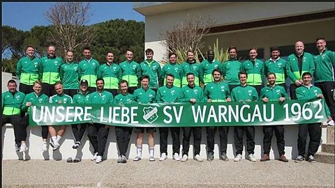 Zweite und Erste Mannschaft des SV Warngau.