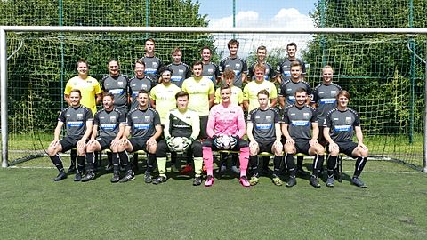 Obere Reihe: Eric Weber, Moritz Georg, Sebastian Vitt, Jan Rosin, Kristian Schulz, Nils Henk
Mittlere Reihe: Trainer Marek Gajdzis, Marius Kraft, Arne Mühlnickel, Alessandro Ramirez, Joshua Büdenbender, Janek Sternagel, Jonathan Schmitt, Jannik Tillessen, Marvin Stephan
Untere Reihe: Jan Henrichs, Stephan Ehrlicher, Marcel Fritz, Fabian Weidner, Ben Tomasczek, Hendrik Tillessen, Julian Koch, Christian Görg