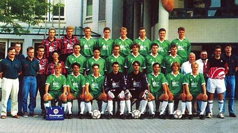 Hinten von links nach rechts:
Torwarttrainer Dieter Brunner, Co-Trainer Peter Hansen, Michael Rentschler, Sean Dundee, Jürgen Wagner, Guido Streichsbier, Andreas Broß, Uwe Schöler

Mitte von links nach rechts:
Rainer Rötche (Schatzmeister), Marcel Dussling (Presse-, Öffentlichkeitsarbeit), Guido Braun (stv. Abtl.), Masseur Alexander Nowak, Physiotherapeutin Ulli Krack, Marco Santelli, Hans-Jörg Honold, Marcus Sorg, Alexander Mencin, Christian Schwinger, Joachim Cast, Manfred Zimmermann (Spielleiter), Eberhard Ruf (Abteilungsleiter), Trainer Michael Feichtenbeiner, Vereinsarzt Dr.Wolfgang Herb

Vorne von links nach rechts:
Uwe Scherer, Kahraman Erdin, Ralf Hirsch, Andreas Kronenberg, Nikolai Schlecht, Marco Russo, Steffen Schellenbauer, Markus Lösch