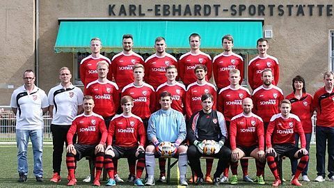 Quelle: https://www.fsvgoessnitz.de/maenner-alte-herren/1-maennermannschaft/spieler-und-trainer/
Obere Reihe von links:
Christian Obert, Tim Stenzel, Maximilian Kirste, Sebastian Zick, Christian Köhler, Kevin Bahr

Mittlere Reihe von links:
Lutz Goerke (Assistenztrainer), Patrick Andersch (Trainer), Steven Küchler, Stefan Knebel, Matthias Gabler, Martin Schubert, Jannick Leidolph, Paul Stumpp, Sabine Winter (Teambetreuerin), Jens Kutschbach (Zeugwart)

Untere Reihe von links:
Stefan Hanusch, Martin Daute, Nico Schmitt, Marcel Fichte, David Helbig, Lucas Wagner