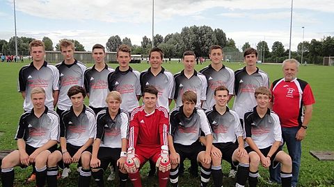 A-Junioren SV La. Münchnerau 2012/13
Spieler:Haun Lukas,Loichinger Denis,Stoller Martin,Nutzinger Ludwig,Metzger Dominik,Uber Ludwig,Demhartner Leon,Liewehr David,
Trainer Schranner Michael,
Schmidt Constantin,Näger Christoph,Stauner Michael,Ritthaler Christoph,Stoller Martin,Freiberger Michael.