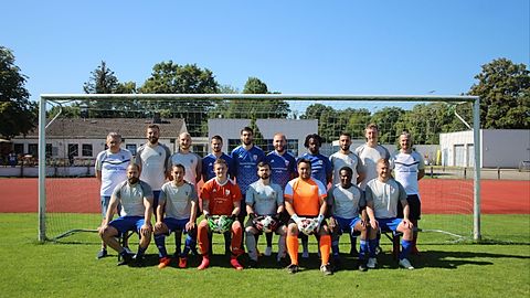 Reihe oben von links: Fritzal (Co-Trainer), Aleko, Marvin, Levin, Raphi, Tufan, Maico, Mu, Marv, Dánjiel (Coach)
Reihe unten von links: Jojo, Sean, Chris, Alex, Maxi, Ousi, Adolphi