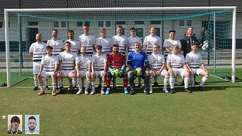 Stehend von links: Joel Kemper, Jonas Peters, David Myszk, Malte Pooth, Oliver Köhne, Jannis van de Velden, Nils Vengels, Peter Wetzel, Felix Wiegandt, Marius Schürmann

Sitzend von links: Danny Marcel Plath, Dennis Thomalla, Neel Jonas Kemper, David Hendryk Drajer, Tobias Reetz, Niklas Sapatka, Dustin Wiegandt, Henrik Frankenberg, Ben Kolsberger


* Fehlend: Lennart van de Velden, Yannick Koelewijn