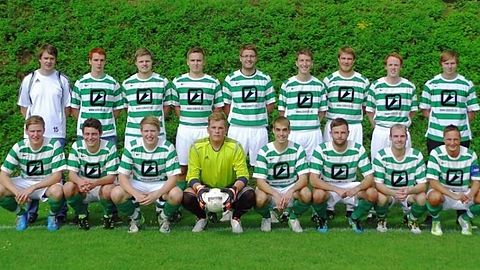 obere Reihe v. l. : Heino Krehe, Christoph Drees, Hendrik Oevermann, Daniel Wessel, Andreas Dingmann, Alexander Bannach, Lucas Redeker, Martin Bieling, Sbeastian Brüwer

untere Reihe v. l. : Ben Knobbe, Tim Reinermann, Florian Knobbe, Jonas Zumdohme, Simon Volbers, Sebastian Möller, Andreas Volbers, Sven Vismann