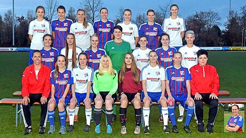 HR v. links: Jule Buhl, Riccy Flämig, Tatjana Hunger, Kerstin Goos, Jana Linke, Katrin Kuhn
MR v. links: Ann-Katrin Unden, Jasmin Fürst, Tatjana Müller, Carolin Gröner, Julia Müller, Jaqueline Reimer, Vanessa Fuchs
VR v. links: Trainerin Katja Illenberger, Simone Hauber, Joy Huber, Lisa Maier, Dorentinia Preniqi, Isabell Felber, Jana Schuchart, Torwart-Trainerin Stefanie Schultes, Vanessa Adelmann