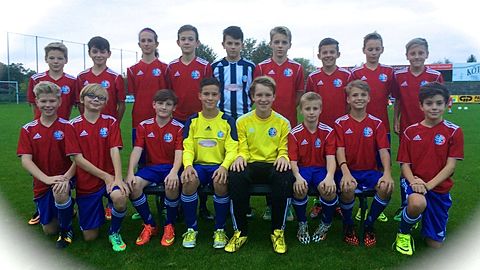 hintere Reihe v.links: David Grauert - Fabio Orlick - Lena Güldenpfennig - Felix Schlegel - Tom Schulemann - Leo Krziwanie - Marcio Pälchen - Maximilian Förster - William Robel
vordere Reihe v.links: Philip Hennicke - Justin Käsmarker - Luiz Rappsilber - Lauritz Aschenbach - Janek Elm - Damian Fiedler - Tristan Seifert - Redan Weitershaus