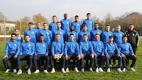 Mannschaftsfoto: SV 98 Schwetzingen 2019/2020 
Vorne (v.l.) Mikail Terzi, Lorenz Held, Noah Gherezgiher, Luca Hirschberger, Jonas Kurz, Alexander Dirks, Nicolai Neugebauer, Burak Cavdaro, Malek Örum,
Mitte (v.l.) Lea Mehrer (Physiotherapeutin), Benjamin Helms, Matthias Mrosek (Abteilungsleiter), Linus Held, Laurant Mahmuti, Chris Kiesse Wete, Fabian Wild, Dominique Logan, Dominik Mrosek, Nico Michelberger, Harald Wilkening (Trainer),
Hinten (v.l.) Giuseppe Iacono, Florian Djahini, Immanuel Gregg, Marius Kamuff
Auf dem Bild fehlen: Dennis Hofmann