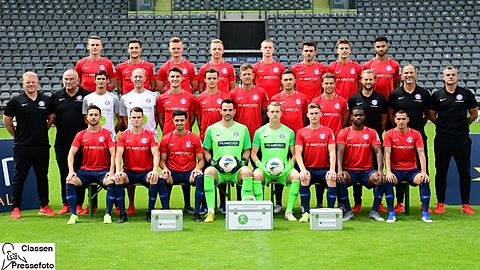 hintere Reihe v.l.n.r.: Maier, Marzullo, Kierath, Osygus, Müller, Duraj, Saric, Salou

mittlere reihe v.l.n.r.: Hödtke, Schneider, Haide, Ernsten, Nedim Pepic, Meurer, Uphoff, Pytlik, Nesseler, Bieler, Zimmermann, Hutwelker

vordere reihe v.l.n.r.: Alabas, Knechtel, Ametov, Edin Pepic, Lübcke, Osenberg, Osawe, Grebe