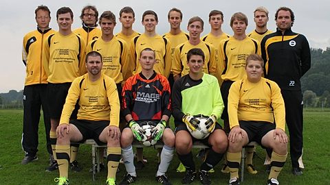 Hintere Reihe v.l.n.r.:Trainer Jürgen Hein,Betreuer Roland Hein,Sean Maguire,Maxi Mohr,Tobias Schneider,Andreas Gatti
Mittlere Reihe v.l.n.r.:Andreas Hiepp,Florian Fink,Maxi Straub,Timo Wegmann,Markus Behr, Co-Trainer Thomas Gatti
Vordere Reihe v.l.n.r.:Stefan Hörmann,Luis Zengerle,Thomas Deniffel,Patrick Waldner