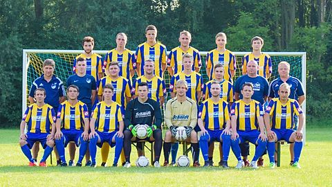 hintere Reihe v. l.:
Marcus Schneider, Marc Beyer, Nico Lussert, Michael Heinze, Florian Herb, Jörg Geissler
Mitte v. l.:
Dirk Fröhlich (Cheftrainer), Tony Gänkler (Co-Trainer), Norman Gänkler, Christopher Beyer, Carlo Dörl, Marco Wildt, Eik Reinhardt (sportl. Leiter Herren), Dirk Angermann (Vorsitzender)
vordere Reiche v. l.: 
David Eckardt, Michael Bergner, Andy Kubiak, Christoph Kanold, Christian Kreft, Kevin Gänkler, Christian Eichhorn, Michael Pätzold
es fehlen:
Christopher Nessen, Stephan Rembde, Marcel Zetzsche, Eric Hädrich, Christian Krieger, Oliver Schmidt, Hendrik Hartmann, Luca Salewski