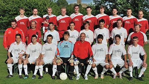 Hinten v.l.: Dennis Barther, Johannes Grimm, Denny Karolus, Michael Maier, Christian Huber, Steffen Eiermann, Martin Bizer, Stefan Keitel, Christian Huber II, Sebastian Lörz, 
Mitte v.l.: Christian Epp (SPA), Bernd Weiser (Trainer), Patrick Ebel, Johannes Schmidt, Patrick Hildenbrand, Kenan Dokuzkardes, Dominik Sackmann, Johannes Schinko (1. Vors.),
Vorne v.l.: Michael Klinger, Christian Firenze, Pierre Kayser, Stefen Pastorfer, Alexander Hönig, Pierre Fuentes, Jonas Morstadt, Martin Lucker