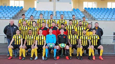 1 Reihe von links: Fredi Scheuber, Emmanuel Godwin Atutonunu McDonald, Christian Knecht, Maximilian Hübsch, Franz Hinderer, Haitham Obeyapwa, Asilhan Yildiz, Fisnik Rama
2 Reihe von links: Olaf Hötzel (Vorsitzender), Kenan Sprecak, Juan Manuel Jimenez Santacruz, Roman Kasiar (Trainer), Thomas Jürgens (Torwarttrainer), Antonino Carneiro, Georgios Doufas, Savas Kara, Klaus Bach (Spielleiter), Marijo Martincic (Sportvorstand)
3 Reihe von links: Antonio Di Matteo, Melik Ersin, Flamur Gervalla, Alin Zeres, Mokhtar Kennane, Christopher Önverdi, Rui Tiago Caldas De Carvalho

Es fehlen: Nicola De Pilla, Muhidin Suljkic, Deniz Aykut Shabaz, Aaron Carapic