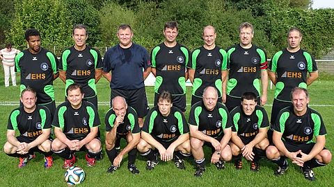 hl: Aziz Kouay, Volker Lenz, Marco Jannet, Björn Schott, Stephan Wagener, Volker Junge, Jens Schleucher.
vl: Torsten Vaupel, Armin Jäger, Jörg Werner, Michael Höpper, Werner Mukof, Siggi Marhenke, Davor Nikolic