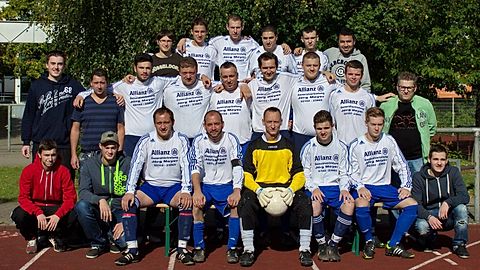 DJK Agon 08 II Mannschaft Saison 2012 - 2013
Vorne von links: Kalli, Krake, Stephen, Marko "C", Piecke, Gallo, Matthias, Patrick.
Mitte von links:PulsII,Thomas Co-Trainer, Marco, Andrej, Sascha, Adam, Flo, Frank Trainer.
Hinten von links: Schnippy, Puls(Hüfte), Schlenz, Nabil, Fadil, Samin.