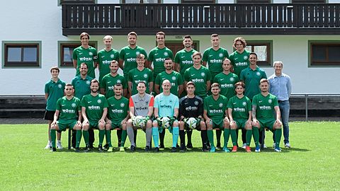 1. Reihe sitzend von links nach rechts:
Tobias Wirth, Simon Stephan, Alexander Schneider, Korbinian Burger, Michael Wellenhofer, Christian Berghammer, Jakob Rott, Daniel Wendl, Tim Bausch

2. Reihe stehend (mittlere Reihe) von links nach rechts:
Philipp Wöhrl (Sohn Sponsor), Alexander Goldbrunner (Torwarttrainer), Vitus Schweiger, Leon Klingseisen, Onur Tas (Co-Trainer & Spieler), Louis Goldbrunner, Julian Wölfle, Gianluca Dello Buono (Trainer), Thomas Wöhrl (Sponsor)

3. Reihe stehend (hinten) von links nach rechts:
Marcel Radlmaier, Andre Bauer, Maximilian Berndl, Mathias Reinbacher, Ivan Rakonic, Fabian Radlmaier, Benedikt Reiter

Nicht auf dem Foto:
Maximilian Schnurrer, Noah Staudt, Steffen Nachbar (Physiotherapeut