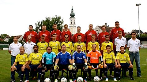 Der TSV Rotthalmünster 1891 e.V. Saison 2012/2013 KK Pocking - Unten sitzend v.l. n.r.: Köhler Christoph, Cunningham Elias, Aigner Manuel, Lachauer Markus, Karras David, Terfea Alin, Richter Peter, Schwarz Alfred
Mitte stehend v.l. n.r.: Kreileder Helmut (Abteilungsleiter), Putz Matthias (Jugendleiter), Köhler Baste, Eckl Michael, Thomandl Baste, Hasbauer Florian, Schreyer Christoph, Biberger Rudi, Steiger Florian (Co-Trainer), Bruckmeier Florian (Trainer)
Oben stehend v.l. n.r.: Maier Michael, Wagner Stefan, Zygrodnik Michael, Löffler Wilhelm, Scholz Armin, Zue Ralf, Zwicklbauer Florian, Hopfinger Thomas