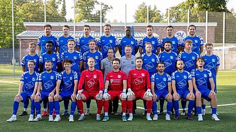 Oben: Niklas Oldörp, Timo Derichs, Jordi Concellon, Dion Knoche, Lionel Tchakounte, Marius Pauly, Levin Richter, Sebastian Höfig
Mitte: Lucas Tkotz, Ezra Oduro, Finn Schröder, Maxi Ganns, Christian Schmitt, Tomi Mirosavljevic, Oliver Wenzler, Mo El Bass, Justin Morr, Nick Hartmann
Unten: Luca Tunger, Dario Mirosavljevic, Frederic Lenz, Ole Brandt, Sebastian von der Groeben, Taras Nichyk, Yasin Uzun, Sahin Irevül, Leonard Prusa
Es fehlen: Marzio Menzler, Fabian Schürings, Levent Olgun