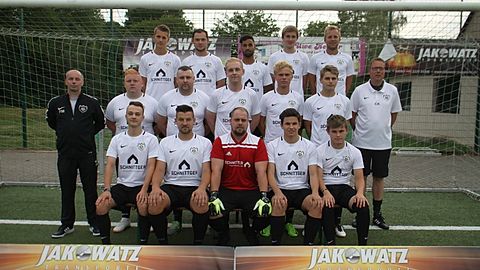 hintere Reihe v.l.: Florian Laege, Thomas Epp, Ali Mohammadi, Fabian Uschmann und Patrick Johannes

mittlere Reihe v.l.: Betreuer Frank Milo, Steven Ransiek, Kevin Ransiek, Moritz Nunnenkamp, Leon Ole Meyer, Jannik Moschner und Trainer Christoph Kruse

vordere Reihe v.l.: Till Horstmeyer, Andre Pliskat, Jannes Luk Palm und Henrik Wippersteg

Es fehlen: Jonas Brink, Robin Wilkinghoff, Obaidullah Haji Zadah, Lukas Kewitz, Leon Petersmeyer, Samson Ifada