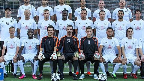 Hintere Reihe, von links: Co-Trainer Marcel Podszus, Jorge de Matos Vasovic, Stefan Haferkamp, Serkan Hasan-Tzadetzi, Marcel Castor, Trainer Chris Schmitz.
 
Mittlere Reihe, von links: TW-Trainer Rainer Apel, Stephan Heller, Maurice Bersch, Roland Oppong, Patrick Schmitz, Daniel Wilczek, Hakan Ceyhan, Yannic Sagebiel.
 
Vordere Reihe, von links: Fabian Stutz, Piero Kasela Mbona, Colin Amos, Michael Schnieders, Moritz Koss, Ben Abelski, Kevin von Goufein
 
Es fehlen: Karim Abida, Simon Atiye, Gigi Colombu Salis.