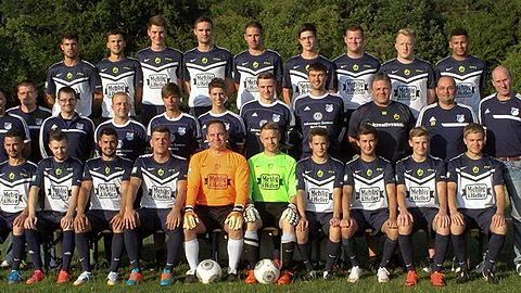 vorne v.l.
Simon Efing, Marcel Philipp, Cedric Grimm, Julian Friedrich, Daniel Haas (1. Vorstand), Steffen Grimm, Ricardo Ihrig, Kay Haas, Niklas Teimel, Daniel Sigmund

mitte v.l.
Emanuele Zerbo (SpA-Vors.), Christian Steck (SpA), Jens Schmidtchen, Michael Schmitt (Platzwart), Kevin Schwing, Marco Höfler, Sebastian Galm (Trainer), Jochen Ebert (SpA), Bernd Ebert (1. Vorstand), Alwin Lenz (2. Vorstand)

hinten v.l.
Thorsten Wendler (3. Vorstand), Daniel Schmitt, Dustin Miles Grimm, Christian Allmann, Michael Leiner, Stffen Frisch, Mirko Maier, Patrick Stötzer, Patrick Grimm, Hussein Hamrita (Trainer)