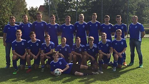 Hinten von links: Trainer Scheuer Roland, Trainer Aschenbrenner Markus, Forstner Christoph, Moser Marco, Wittmann Tobias, Hollacher Manuel, Eder Martin, Wittmann Dominik, Leutner Jonas, Trainer Leutner Harald
Vorne von links: Zacher Tobias, Scheuer Thomas, Liebhart Armando, Eder Simon, Schleinkofer Benjamin, Aschenbrenner Jonas, Spiethaler Moritz, liegend Kandler Lukas