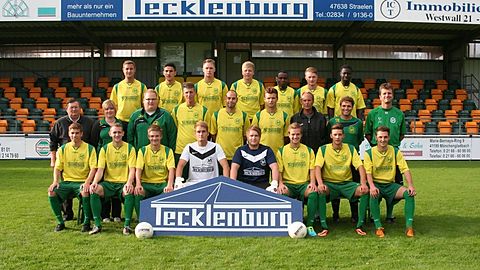 hintere Reihe(v.l): Dennis Lüfkens, Hakan Erkis, Simon Porvitz, Steffen Knops, Godwin Arthur-Tay, Lukas Nabbefeld, Kennedy Otchere 
mittlere Reihe(v.l): Horst Kucharz(Teammanager),Julia Schoofs(Physiotherapeutin),Stefan Büns(Betreuer),Holger Jansen,Sebastian Clarke,Kamil Kuzniarz,Stefan Post(Co-Trainer),Sandro Scuderi(Trainer),Korni Schmidt(Torwarttrainer)
vordere Reihe(v.l): Philipp Brouwers,Timo Hoffstadt,Alexander Rasch,Marian Gbur,Thorben Gbur,Daniel Lukaschek,Sebastian Leurs, Louis Sadowski-Cavichiolo
Es fehlen: Andre Laarmanns,Lukas Sankowski und Robin Lux