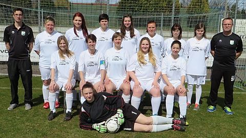 es fehlen: Jennifer Pohl-Herzberg, Janine Lehnert