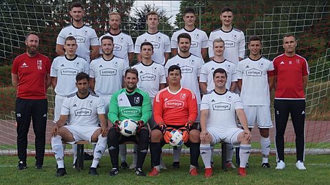 Oben v. l. n. r.: Johannes Engler, Carsten Bach, Nick Reichert, Tim Justinger, Max Lauer 
Mitte v. l. n. r.: Trainer Jens Hoffmann, Jonas Hans, Jens Justinger, Max Weiland, Moritz Knippel, Johannes Huwer, Jakob Reichert, Co-Trainer Ive Simon 
Unten v. l. n. r.: Jan Ames, Felix Kramkowski, Tobias Weiland, Niklas Becker 
Es fehlen: Johannes Lehnen, Matthias Lehnen, Johannes Keil, Maximilian Lehnen, Timo Philippi