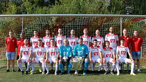 hinten von links: Betreuer Lukas Holderied, Torwarttrainer Ray Then, Pascal Döppert, Dominik Binanzer, Kevin Lanz, Kapitän Robin Hirt, Felix Haller, Christoph Hankiewicz, Spielertrainer Norman Vogt, Physiotherapeut Matthias Röhm, Betreuer Christoph Bosch.
v.v.l.: Jens Ruf, Kevin Schneider, Kevin Bosch, Stefan Schnitzler, Tim Sinz, Pascal Eith, Sascha Mauser, Alessio Lonis. 
Es fehlen: Marco Lonis, Johann Ott, Stefan Röhm, Fabiano Abreu-Ott, Daniel Holderied, Fabio Müller, Maximilian Ober, Fabian Welte, Tobias Welte und Timo Welte