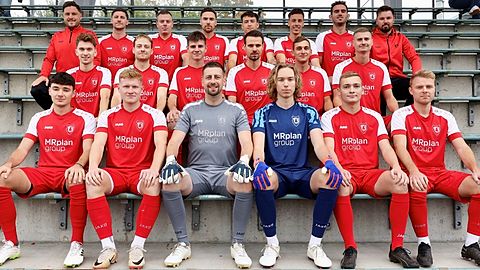 Es fehlen: Co-Trainer Michael Knötzinger, Matthias Färber