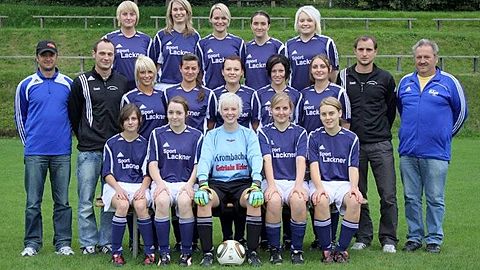 Die Damenmannschaft der SG Triftern/Anzenkirchen/Wittibreut/Ulbering 2010/11
obere Reihe von links: Stephanie Brandstetter, Ulrike Auer, Ramona Geishauser, Simone Neuhuber, Franziska Brandmeier. mittlere Reihe von links: Abteilungsleiter Josef Wimmer, Trainer Thomas Feldmaier, Verena Schraml, Selina Schorer, Julia Drasny, Anja Feldmeier, Denise Hanöffner, Betreuer Florian Eichinger, Vorstand Franz Altmann.untere Reihe von links: Marisa Schätz, Rebecca Steiner, Lisa Parzhuber, Sabrina Mittermeier, Franziska Hochecker. nicht auf dem Foto: Sarah Prosch, Corinna Weigl, Silvia Zinsberger, Maria Hager, Birgit Edhofer, Marina Kain, Kathrin Nold, Verena Mayerhofer, Andrea Attenberger