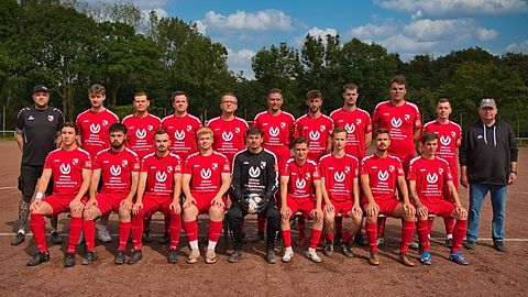 Vorne vlnr: David Fetter, Nikolaj Kanisev, Pascal de Fries, Matti Hennes, Paul Stucki, Luca Fieber, Finn Spitzer, Maxi Grandke, Joel Peeters
Hinten vlnr: Kai Steinhaus (Trainer), Vadim Schmidt, Leon Kügele, Julian von der Burg, David Schipp, Nils Reinecke, Adrian Myszor, Marc Oepen, Constantin Naumann, David Stucki, Hans de Fries (Trainer)