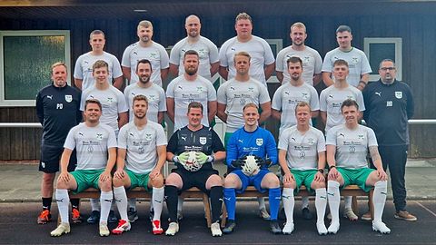 Oben von links: Ole Schumacher, Bjarne Mahler, Dennis Just (C), Ole Andreas, Torben Reuels, Jan Stelling
Mitte von links: Patrick Dittmer (Tr.), Jannick Vagt, Kilian Hermann, Niklas Hammann, Christian Schütt, Lasse Mahler, Joost Wehenkel, Jan-Hendrik Dörries (Co-Tr.)
Unten von links: Aljosha Scholtissek, Alexander Schütt, Tim Reuels, Tjark Reuels, Yannik Bahr, Lukas Hatecke