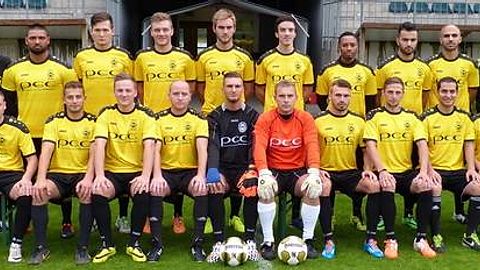 Hinten von links nach rechts: Co-Trainer Dietmar Carstens, Betreuer Jörn Schadewaldt, Stiv Stojic, Kim Behrendt, Robin Spicker, Christian Skerwiderski, Jonathan Bienemann, Fred Kankolongo, Hasan Hisman, (Berkay Cetin,) Obmann Thorsten Bier, Trainer Jürgen Spicker 
Vorne von links nach rechts: Steffen Reisdorf, Faruk Yildirim, Thomas Koloczek, Marco Schmitz, Kevin Hafer, Andreas Kossenjans, Timo Friede, Stefan Schindler, Bekir Acuner, Ümit Akkas
Es fehlen: Sinan Atabay, Ekrem Duljaj, Christian Kersken, Cem Kücükelci