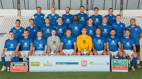 Hinter Reihe von links: Quint, Gebauer, Dressler, Adams, Müller, Baum
Mittlere Reihe von links: Trainer Franz, Sportmanager Arand, Krieger, Hoos, Schadrach, Eiler, Weber, Geschäftsführer Brandel, 1. Vorsitzender Augustin
Vodere Reihe von links: Gnauck, Schaller, Gnauck, Theres, Heinz, Karrenbauer, Nitsche, Mele, Barris