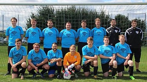 v.h.l.: Marius Vogel, Christoph Kreh, Jonas Lihsmann, Jörn Ständecke, Dirk Bodenhausen, Kai Maurer, Mario Budde, Pascal Vogel
v.v.l.: Julian Stirnberg, Andreas Loch, Francesco Pitzer, Marcel Rummel, Michel Süß, Frederic Aßmuth, Peter Kleinschmidt