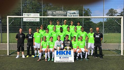 2016/17
o.R.v.L:Paul Müller,Ilias Chrissochoidis,Lukas Theilen,Dominic Lamprecht,Miguel Dobiosch,
m.R.v.L.:Co-Trainer Marlon Reubold,Trainer Daniel Christian,Tom Horn,Tom Bender,Elias Maurer,Marius Ulfers, Adeola Bashorun,Yannik Theilen,Marvin Ulfers,Luca Schade,Tom Höfler,Trainer Janni Chrissochoidis
v.v.L: Morten Eilers,Tom Holzerland,Maxi Haubrich,Felix Uphoff,Jendrik Janßen,Nico Wedler