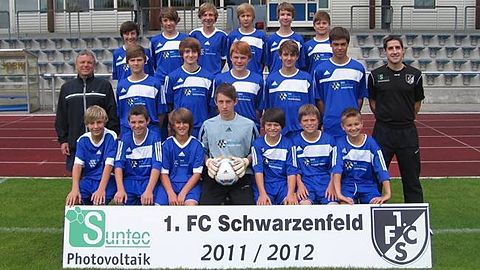 3. Reihe (von links): Zeus Johannes, Ehrmann Albert, Herzog Maxi, Bernklau Lukas, Fleischmann Fabian,Schönfelder Andreas,2. Reihe (von links): Polster Gerd (Co-Trainer), Mark Thomas, Fendl Lukas, Polster Moritz, Rabus Roland, Müller Felix, Zechmann Christian (Trainer) 1. Reihe (von links): Kreye Phillipp, Grabinger Stefan, Bilderl Fabio, Groß Johannes, Schreyer Lukas, Polster Simon, Luber Daniel, Es fehlen: Sankovic Romano, Grabinger Jürgen, Schönfdorfer Simon, Fuchs Jonas, Beck Matthias