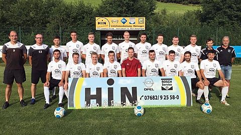 Hinten von links: Spieler-Trainer Manuel Greve, Spieler-Trainer Tobias Ruf, Steffen Schätzle, Nicolas Weber, Philipp Schätzle, Andreas Dufner, Fabian Meier, Gabriel Schlär, Daniel Hin, Patrick Hin, Andreas Burger, Spielausschuss Roland Schultis, Vorstand Organisation Roland Becherer: vorne von links: Kevin Becherer, Harald Schmieder, Lucas Wernet, Nicolas Burger, Dennis Holzer, Raphael Schneider, Andreas Stetter, Patrick Ruf, Christian Ringwald