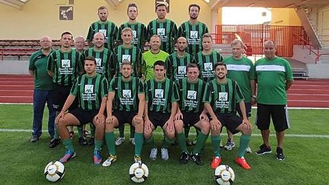 Hintere Reihev.l.n.r.: Björn Andres, Meikel Kocur,Andre Schiefke,Robin Schmalz
Mittlere Reihev.l.n.r.: Vorstand Norbert Lesch, Andreas Papathanasioy,Vorstand Bernhard Fischer, Matthias Rolle, Sascha Heil,TW Dirk Meyer,Dimitrios Keissidis,Thomas Born, Trainer Ernst Born,TW-Trainer Willi Scheiner
Vordere Reihev.l.n.r.: Daniel Spiegel, Andre Hanselmann, Adrian Nix-Bambaren, Sadek Habib, Nader El-Moukahel
Es fehlen: Gökhan Sar, Daniel Niebling, Salvatore Iaccono, Rene Schmalz,Hrvoje Drlje
 
 
 
 
 
 
 
   











Hintere Reihev.l.n.r.: BjörnAndres, Meikel Kocur,Andre Schiefke,Robin Schmalz
Mittlere Reihev.l.n.r.: Vorstand NorbertLesch, AndreasPapathanasioy,Vorstand BernhardFischer, MatthiasRolle, Sascha Heil,TW Dirk Meyer,Dimitrios Keissidis,Thomas Born, TrainerErnst Born,TW-Trainer WilliScheiner
Vordere Reihev.l.n.r.: DanielSpiegel, AndreHanselmann, AdrianNix-Bambaren, SadekHabib, NaderEl-Moukahel
 Es fehlen: Gökhan Sar, DanielNiebling, SalvatoreIaccono, ReneSchmalz, HrvojeDrl