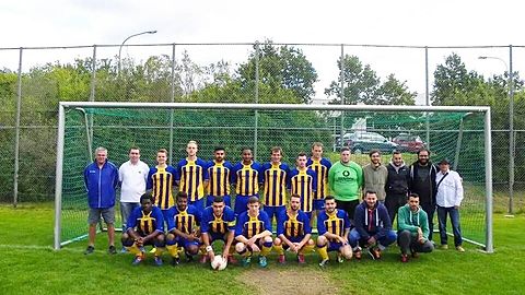 Hintere Reihe:

Jonny Loeper (Trainer), Betreuer Christian Bock, Mike Rademacher, Florian Gremm, Habib Göktas, Meron Tekie, Michael Brand, Patrick Grebe, Michael Leufkens, Lars Weber, Leo Casey, Lukas Arslan, Betreuer Andreas Sasmaz, Betreuer Bernd Magel

Vordere Reihe:
 
Ismael Pameni, Isaac Teuntchou, Serbest Youssef, Jan Gericke, Toni Walz, Miguel Mantinhas, Matthias Arslan, Helder Mantinhas