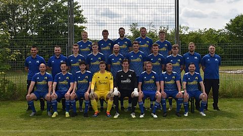 Oben von links nach rechts: Tim Gätje, Marcel Minor, Max Gruber, David Engelhardt, Marian Schiffer
Mitten von links nach rechts: Nico Moser (Trainer), Vitalii Smolnyk (Co-Trainer), Nico Eckel, Fabian Jud, Max Conrad, Sebastian Hackl, Luca Schiffer, Jeremy Strack, Max Hackl (Abteilungsleiter Fußball), Bastian Back (Torwart-Trainer)
Unten von links nach rechts: Sven Gemmer, Julius Schneider, Lukas Zöller, Sebastian Jud, Daniel Holz, Marek Basting, Dominik Altenhofen, Marco De Blasio