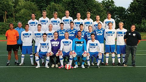 Oben v.l. Tim Kuliha, Sami Hinz, Nico Oelsner, Marcel Brinschwitz, Philiph Zimmermann, Christian Schnitzler, Granit Fazliu, Daniel Foest

Mitte v.l. Co-Trainer Frank Meurer, Trainer H.J. Criens, Tobias Laurien, Christian Langner, Jan Beerens, Andre Jansen, Dominik Vaahsen, Yannik Passmann, Milian Post, Felix Quade, Julian Rode, Sebastian Kellers, Betreuer Manuel Laurien

Unten v.l. Daniel Schmidt, Sebastian Grund, Niklas Kellers, Kai Schink, Dennis Pickolin

Es fehlen: Max Gotzen, Mark Knippertz